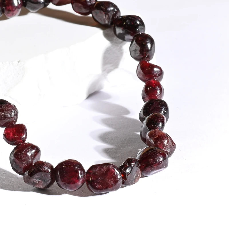 Bracelet roulé Grenat – Passion et Énergie Revitalisante