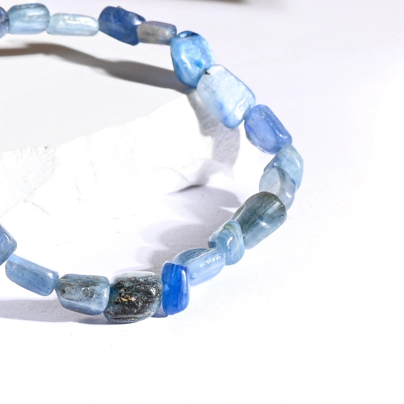 Bracelet roulé Cyanite – Sérénité, Clarté et Communication