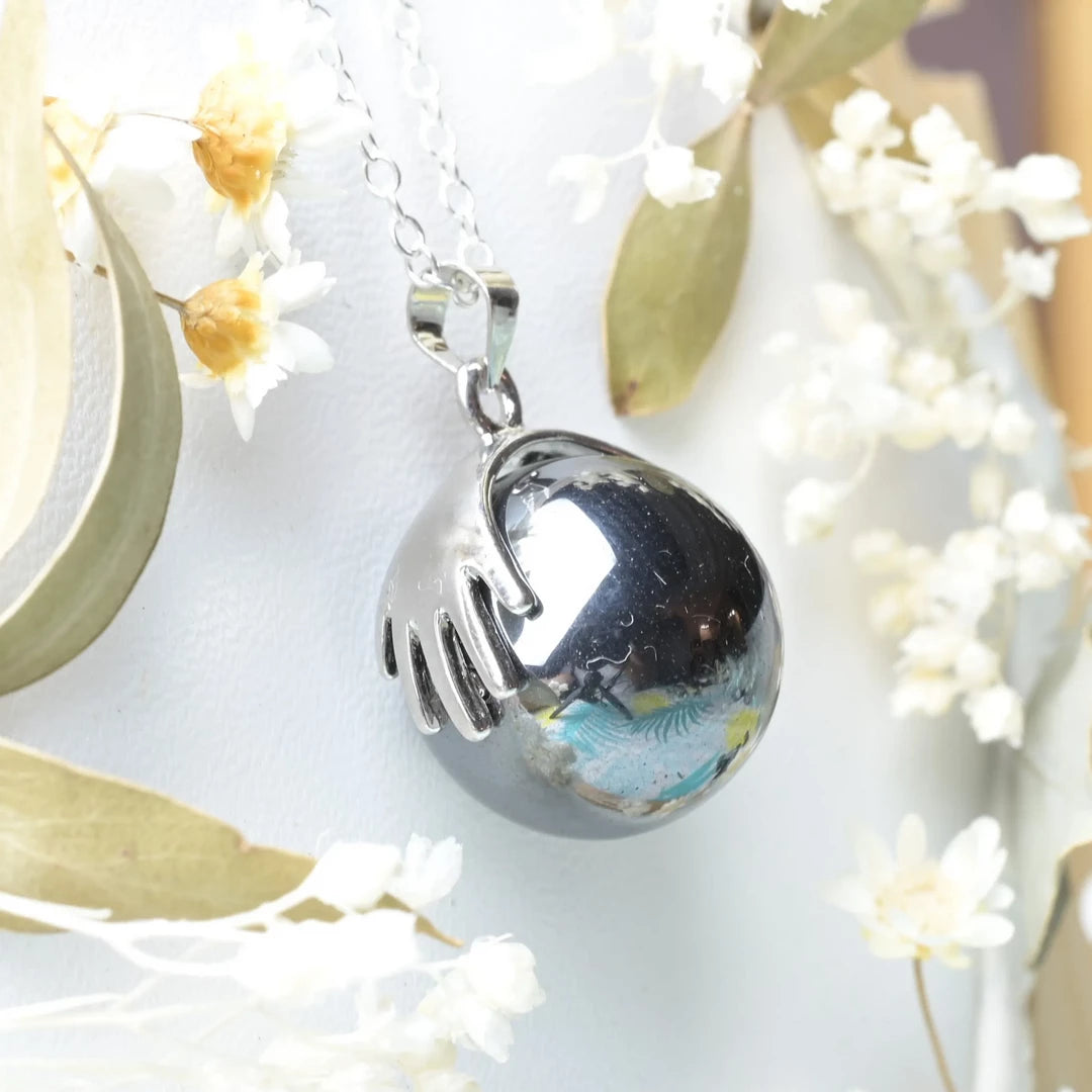 Pendentif main Hématite – Protection et Stabilité