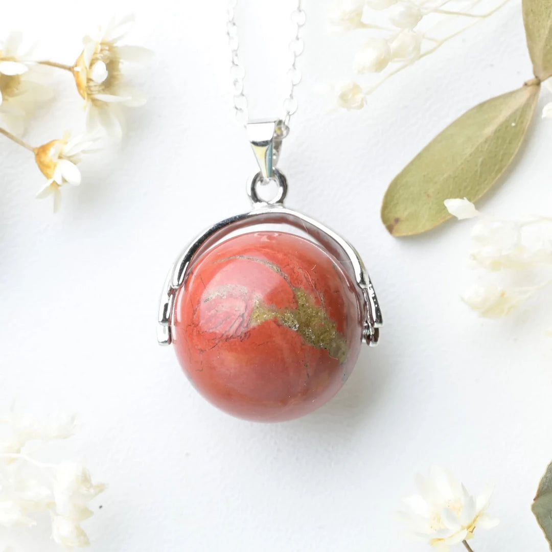 Pendentif main Jaspe Rouge – Force, Passion et Vitalité