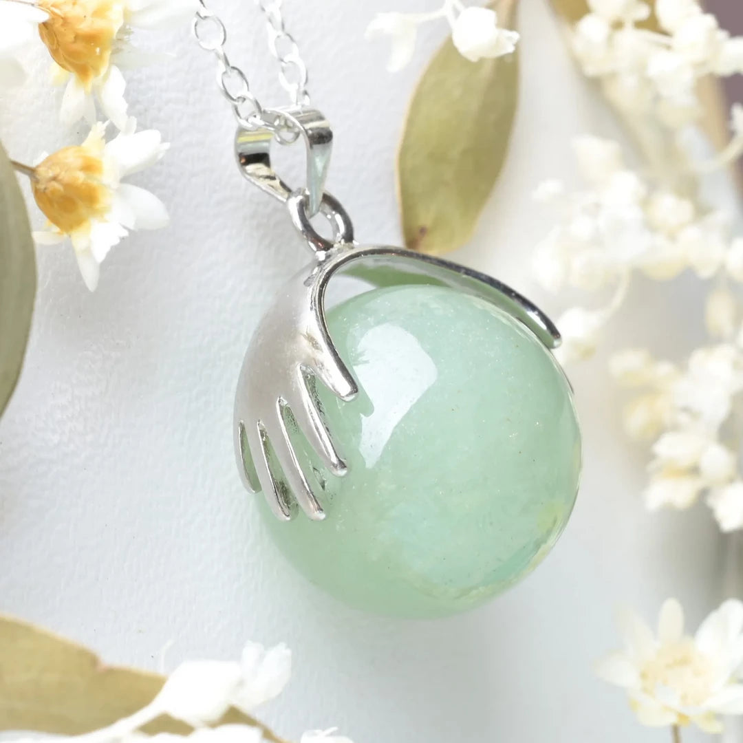 Pendentif main Aventurine – Prospérité et Équilibre Intérieur
