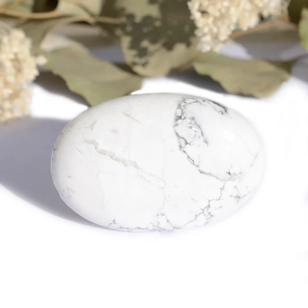 Galet Howlite – Paix Intérieure et Clarté Mentale