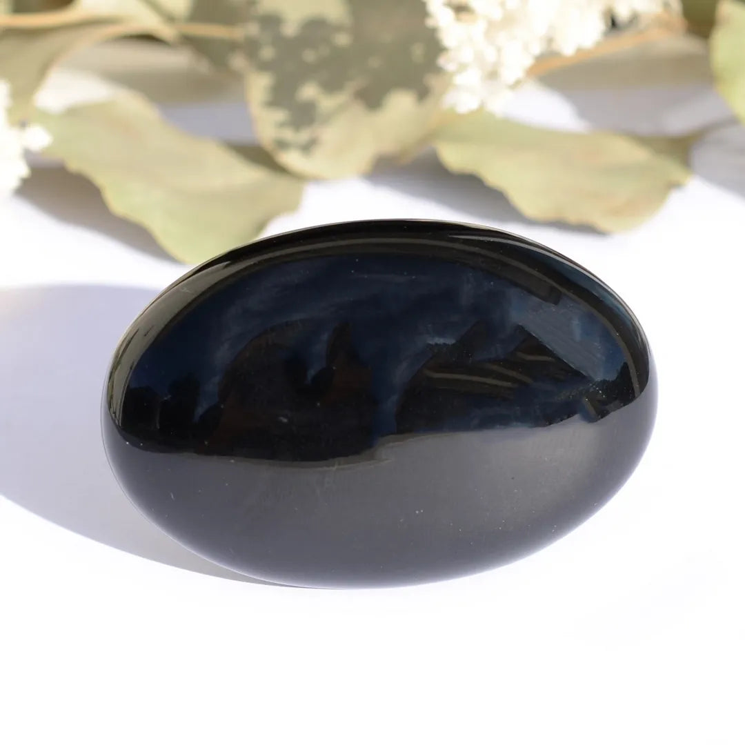 Galet Obsidienne Noire – Protection et Stabilité Spirituelle