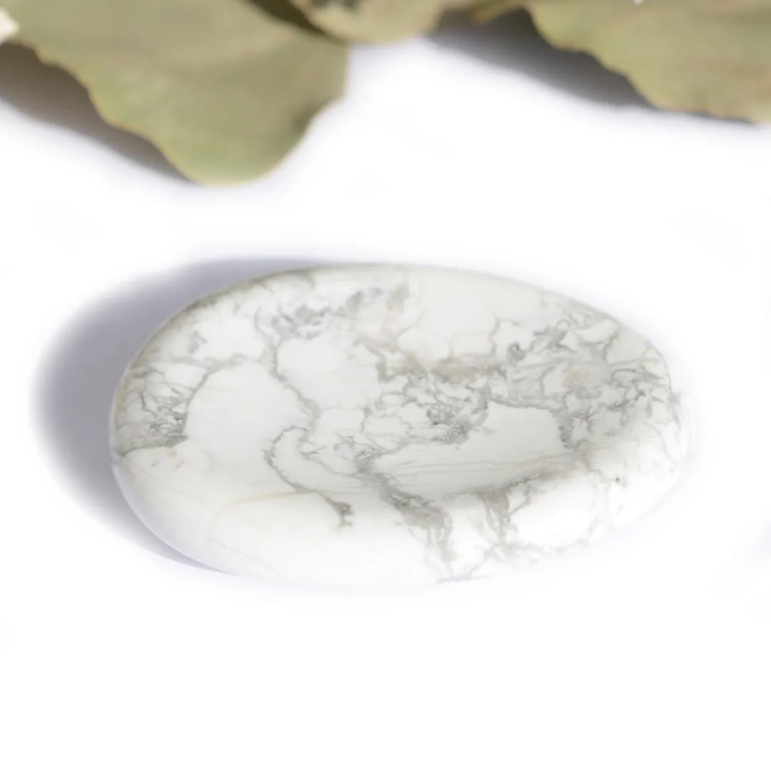 Galet Anti-Stress Howlite – Paix Intérieure et Clarté Mentale