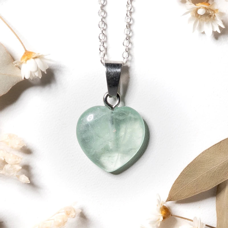 Pendentif coeur Cristal de roche – Clarté, Guérison et Énergie Positive