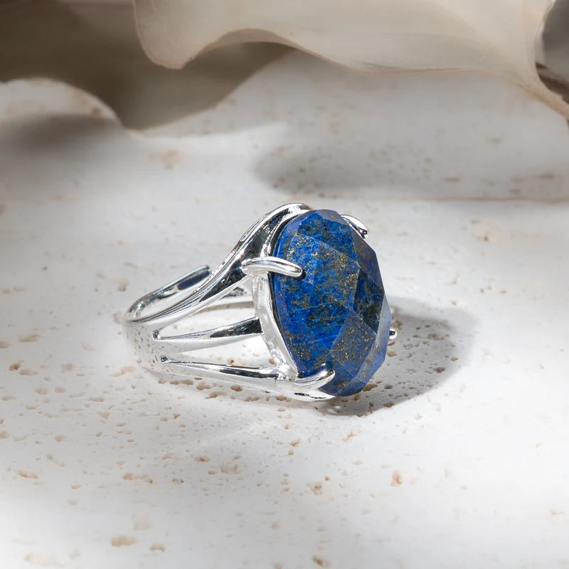 Bague facettes ovale en Lapis Lazuli – Sagesse et Clarté Mentale