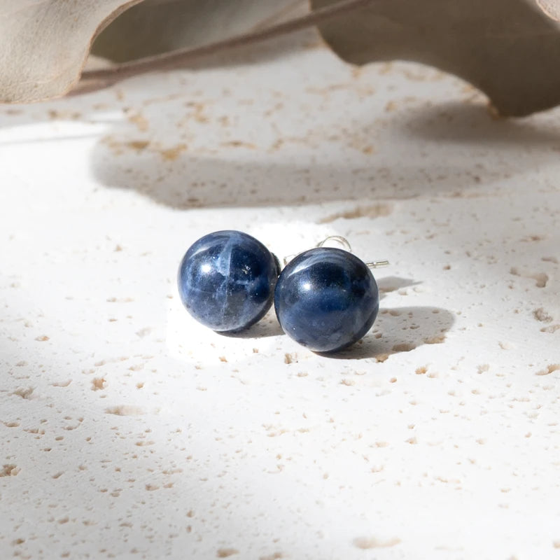 Boucles d'oreilles Sodalite rondes et argent 925 – Clarté Mentale et Sérénité