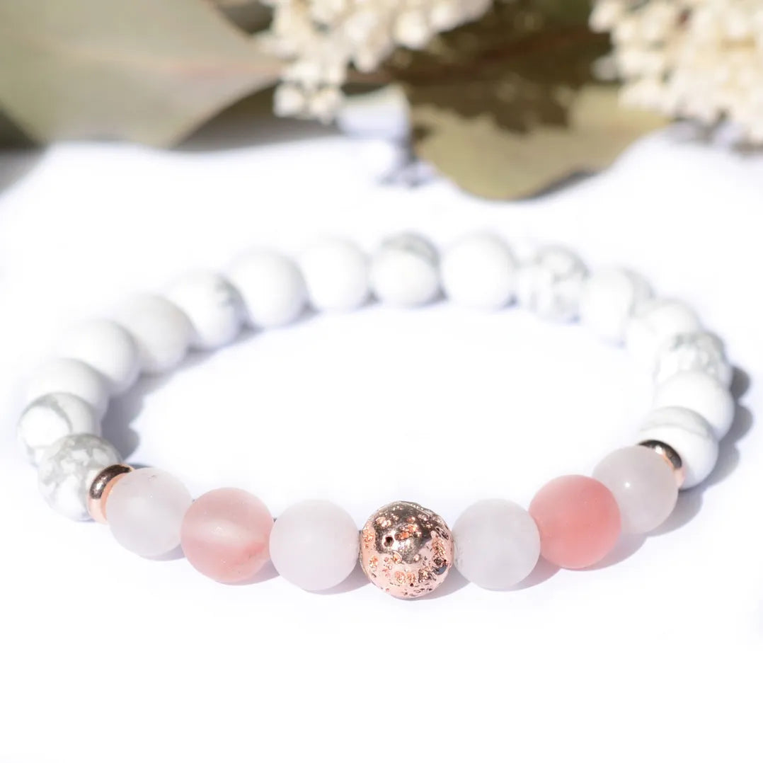 Bracelet Amour & Guérison – Howlite, Quartz rose, Quartz melon & Pierre de lave