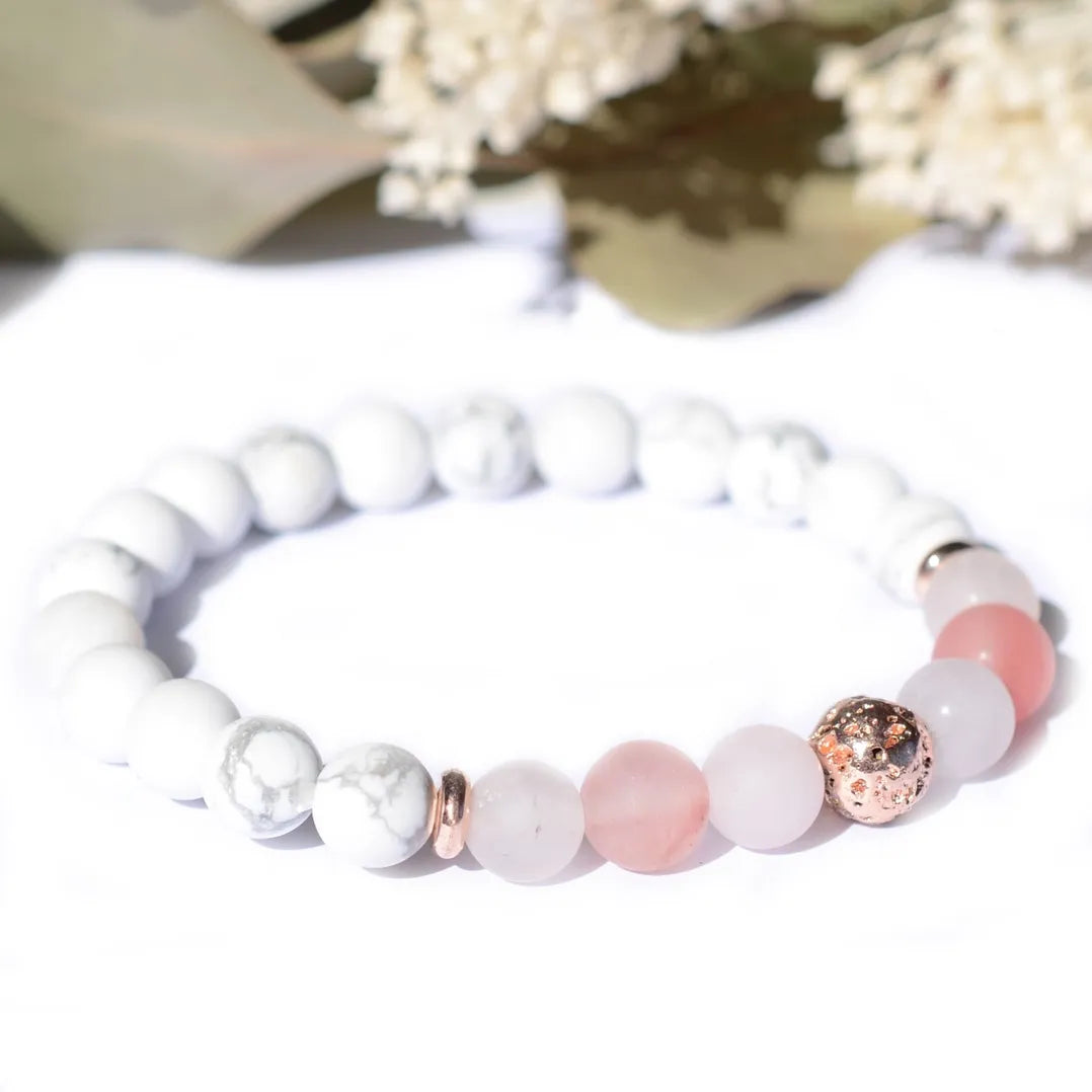 Bracelet Amour & Guérison – Howlite, Quartz rose, Quartz melon & Pierre de lave
