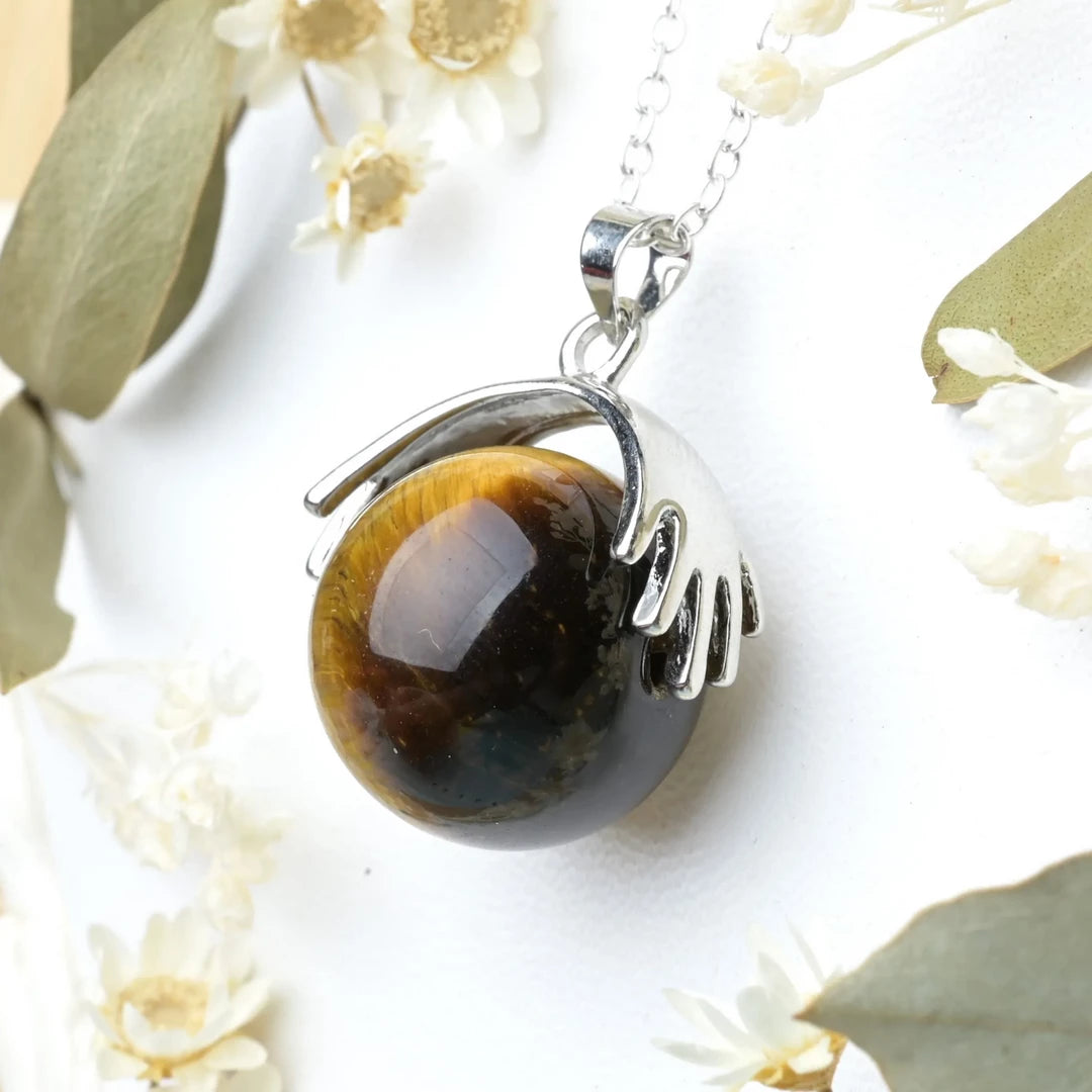 Pendentif main Oeil de Tigre – Confiance et Protection