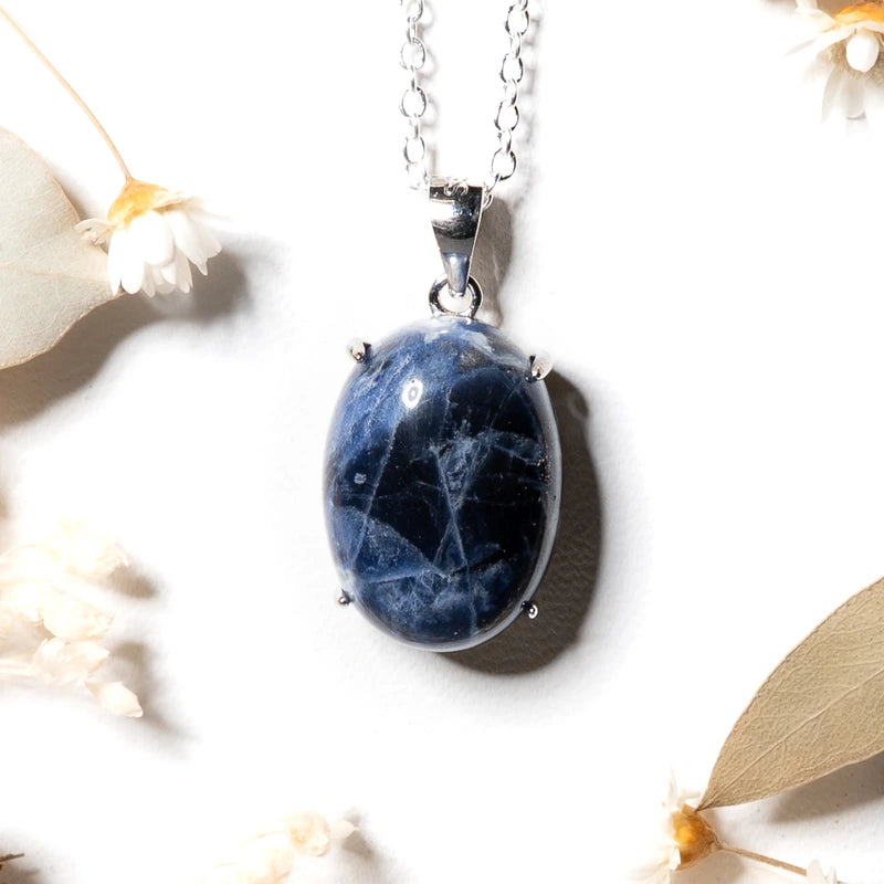 Pendentif oval Sodalite – Clarté Mentale et Sérénité