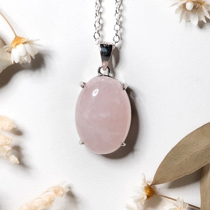 Pendentif oval Quartz Rose – Amour et Guérison Émotionnelle