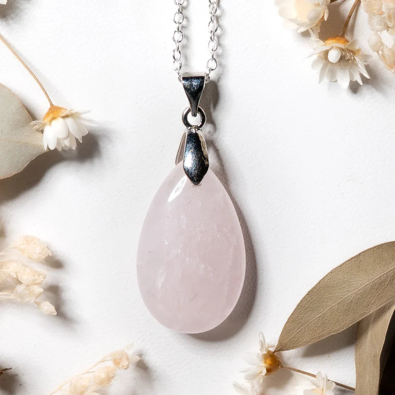 Pendentif goutte Quartz Rose – Amour et Guérison Émotionnelle