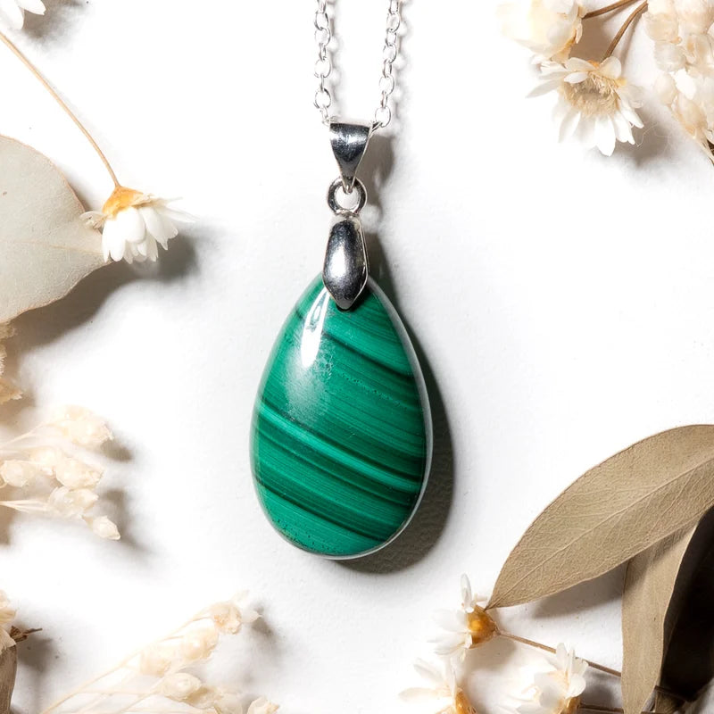 Pendentif goutte Malachite – Transformation et Protection Énergétique