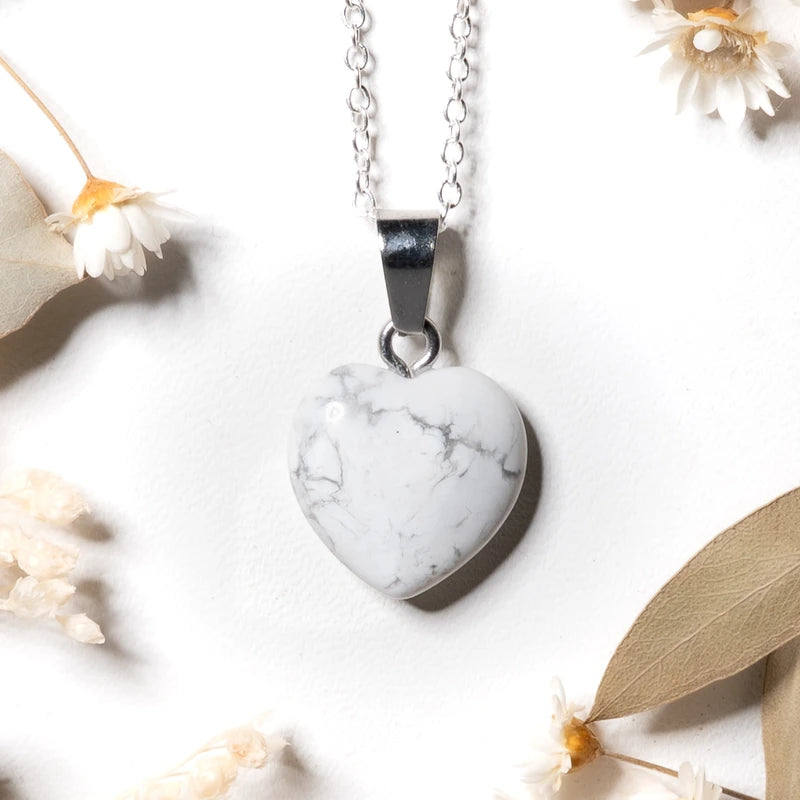 Pendentif coeur Howlite – Paix Intérieure et Clarté Mentale