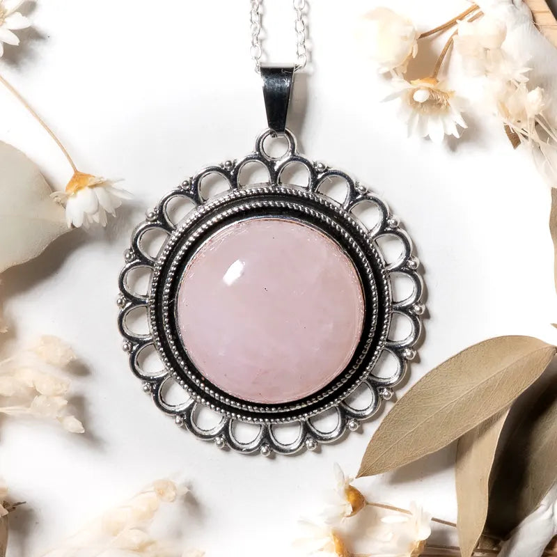 Pendentif fleur Quartz Rose – Amour et Guérison Émotionnelle