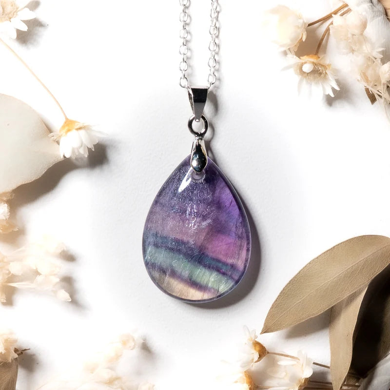 Pendentif goutte Fluorine – Harmonie et Équilibre Spirituel
