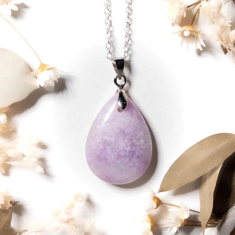 Pendentif goutte Lépidolite – Sérénité et Équilibre Émotionnel