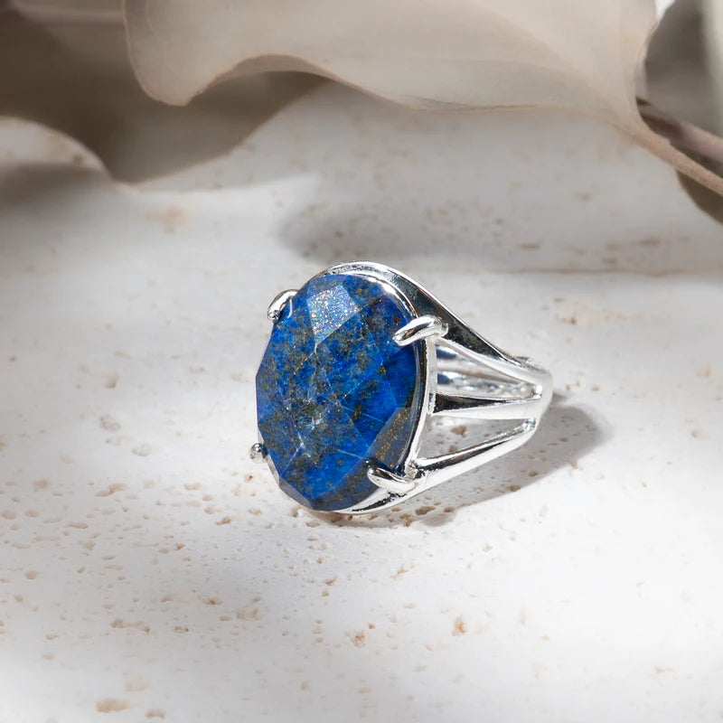Bague facettes ovale en Lapis Lazuli – Sagesse et Clarté Mentale