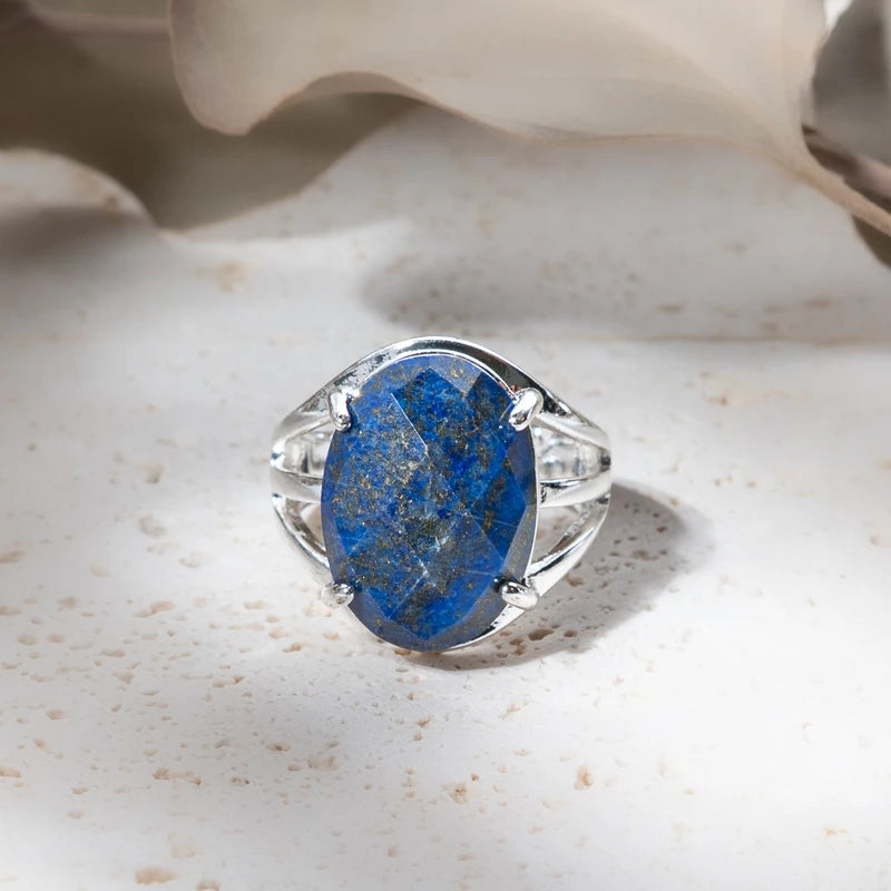 Bague facettes ovale en Lapis Lazuli – Sagesse et Clarté Mentale