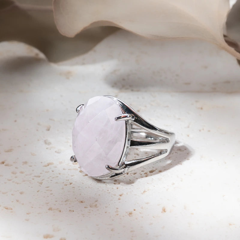 Bague facettes ovale en Quartz Rose – Amour et Guérison Émotionnelle