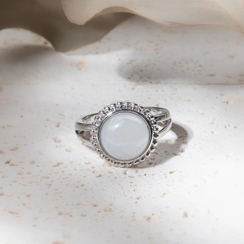 Bague ronde fleur Cristal de roche – Clarté, Guérison et Énergie Positive
