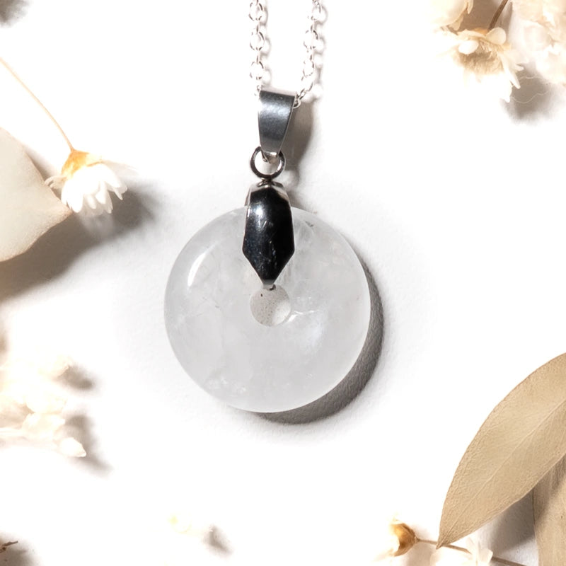 Pendentif donut Cristal de roche – Clarté, Guérison et Énergie Positive