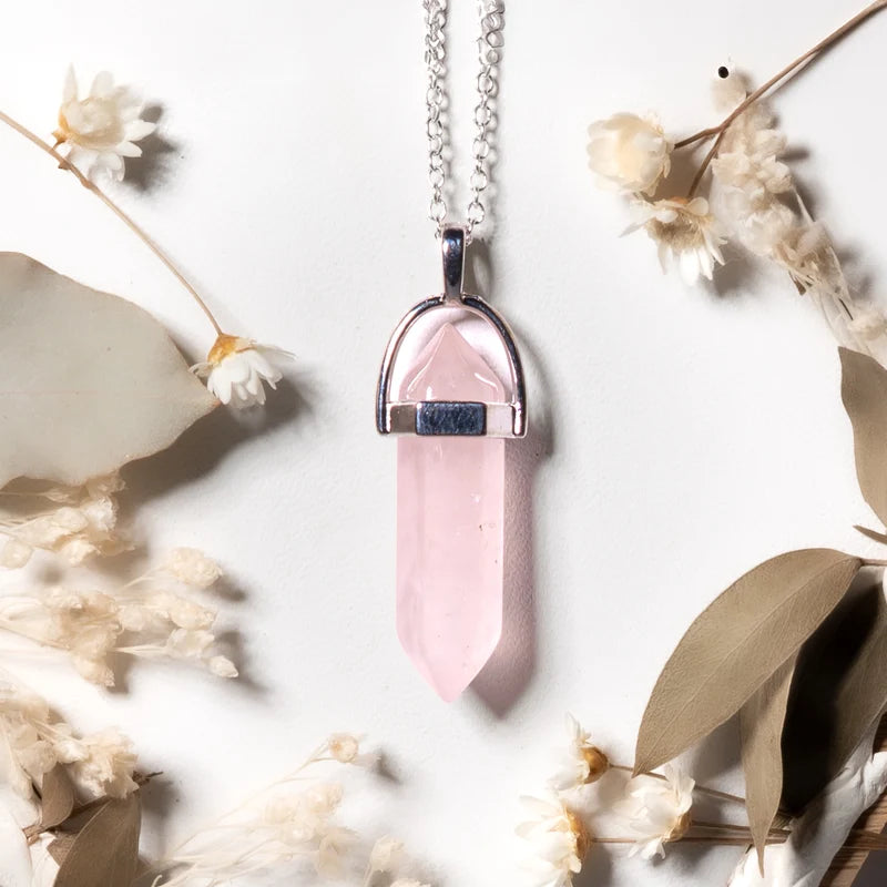 Pendentif pointe Quartz Rose – Amour et Guérison Émotionnelle