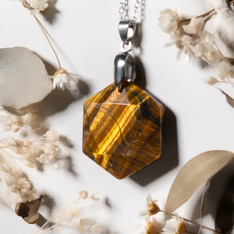 Pendentif hexagonal Oeil de Tigre – Confiance et Protection