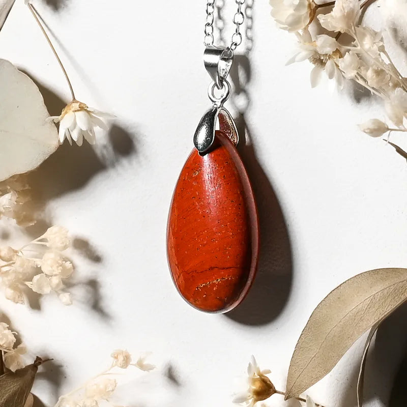 Pendentif goutte Jaspe Rouge – Force, Passion et Vitalité