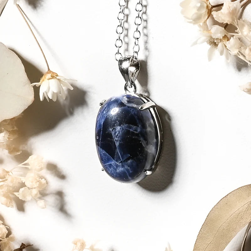 Pendentif oval Sodalite – Clarté Mentale et Sérénité