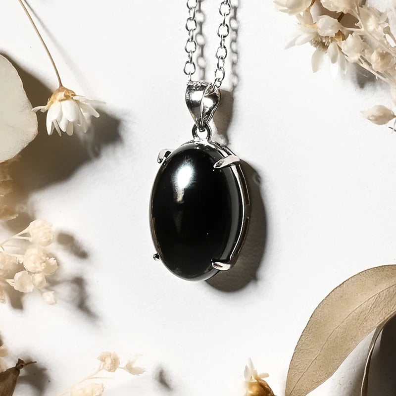 Pendentif oval Onyx (Agate Noire) – Protection et Stabilité