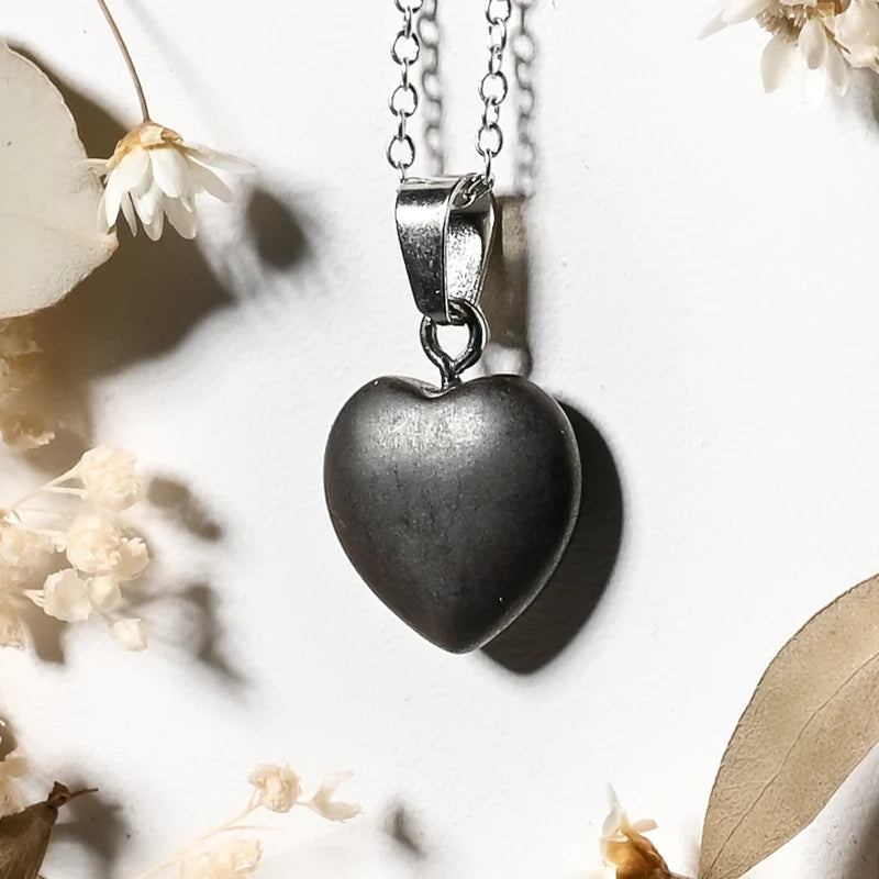 Pendentif coeur Hématite Matte – Protection et Stabilité