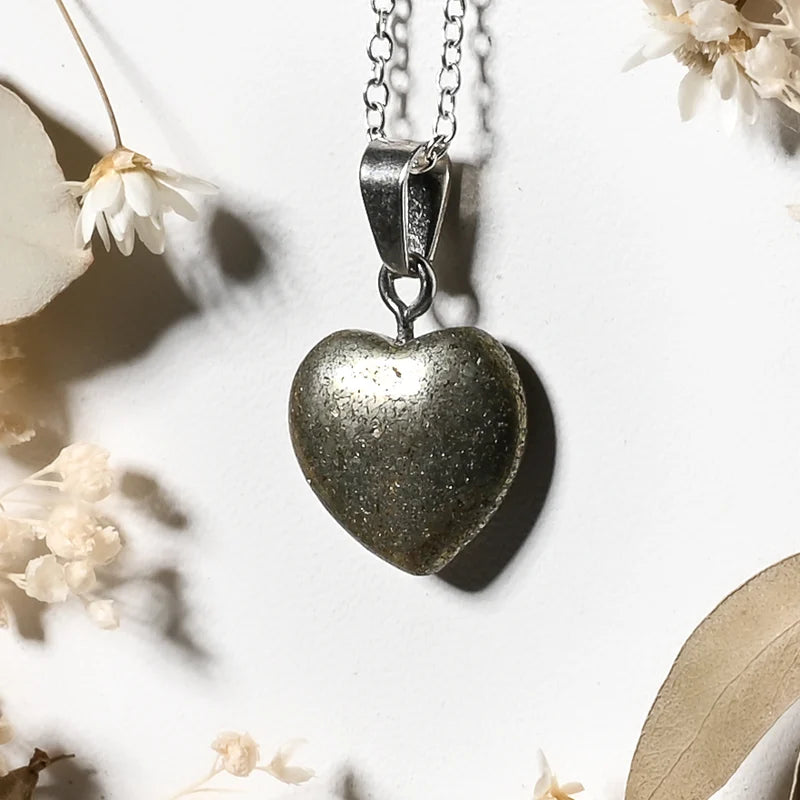 Pendentif coeur Pyrite – Protection et Confiance