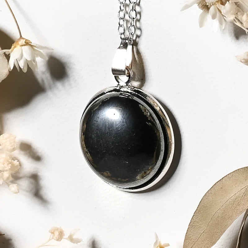 Pendentif rond Hématite – Protection et Stabilité