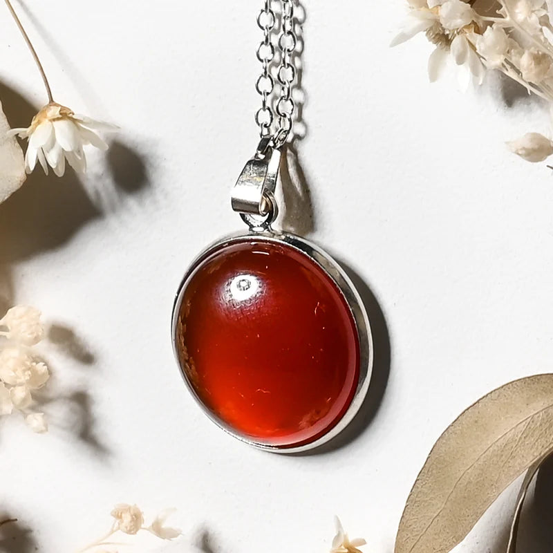 Pendentif rond Cornaline – Vitalité et Créativité