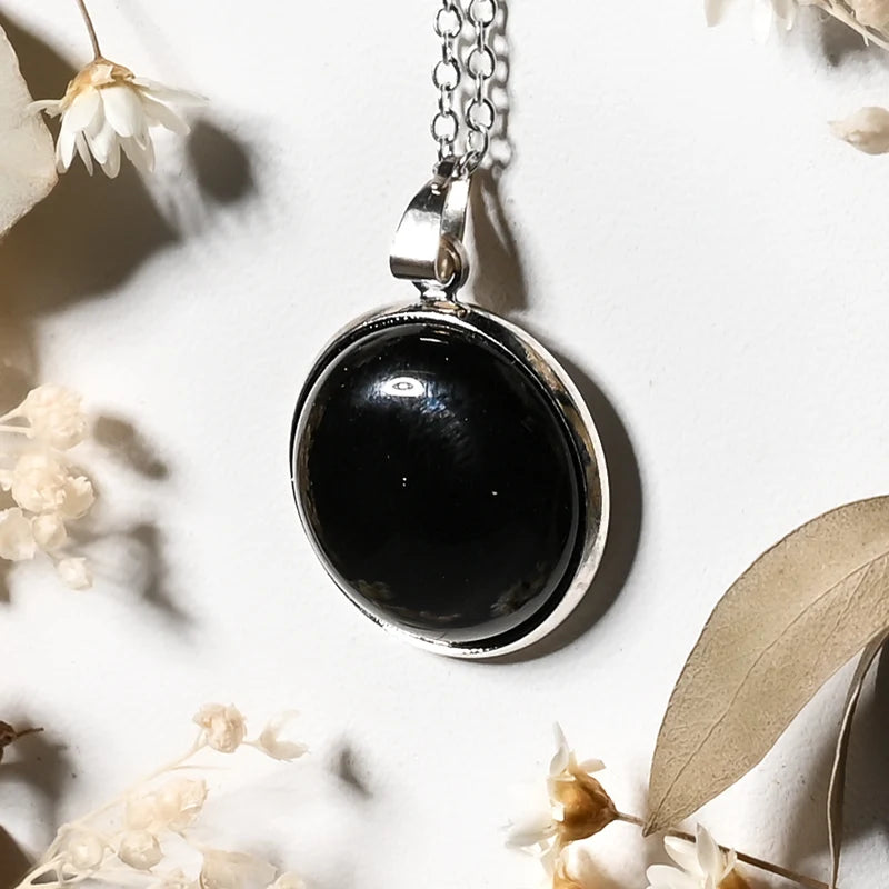 Pendentif rond Onyx (Agate Noire) – Protection et Stabilité