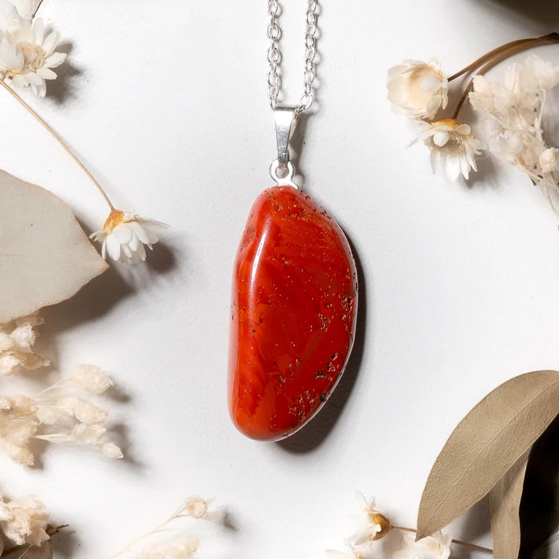 Pendentif roulé Jaspe Rouge – Force, Passion et Vitalité