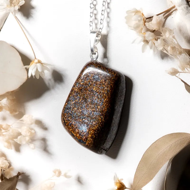 Pendentif roulé Bronzite – Confiance et Protection