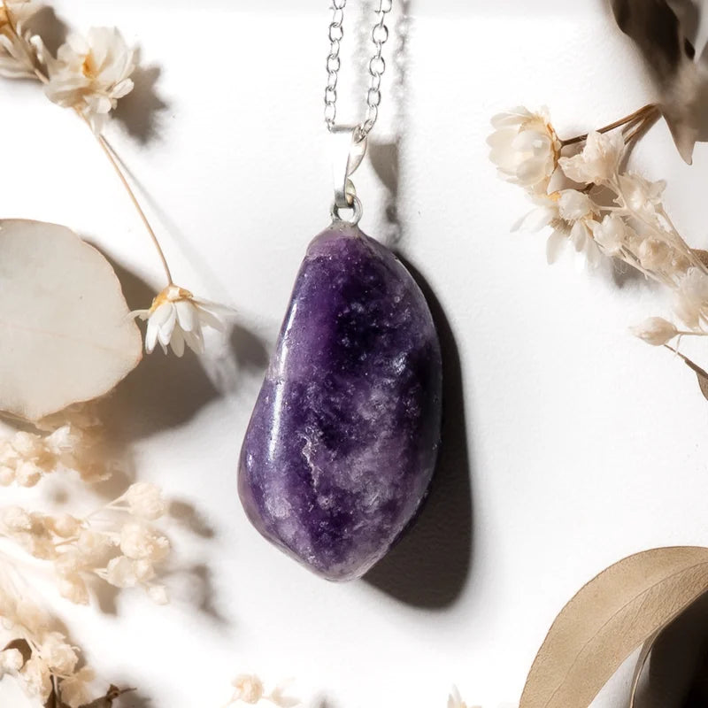 Pendentif roulé Lépidolite – Sérénité et Équilibre Émotionnel
