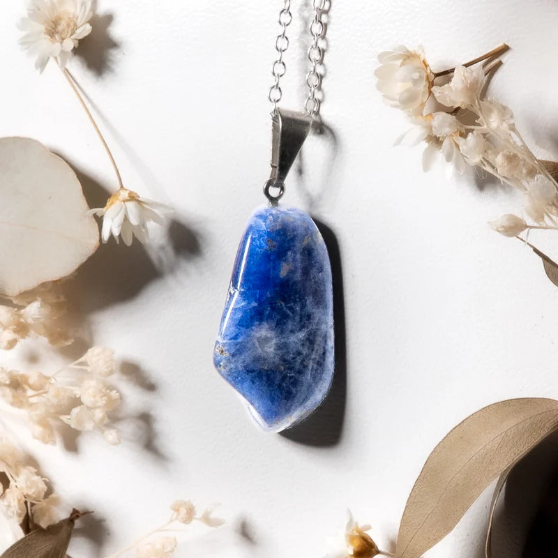Pendentif roulé Sodalite – Clarté Mentale et Sérénité