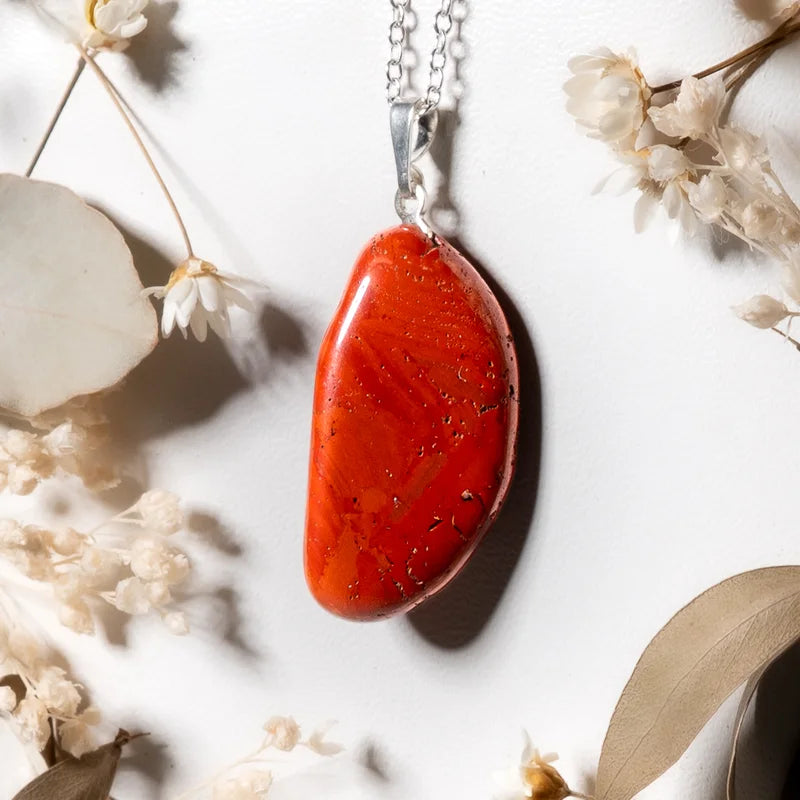 Pendentif roulé Jaspe Rouge – Force, Passion et Vitalité