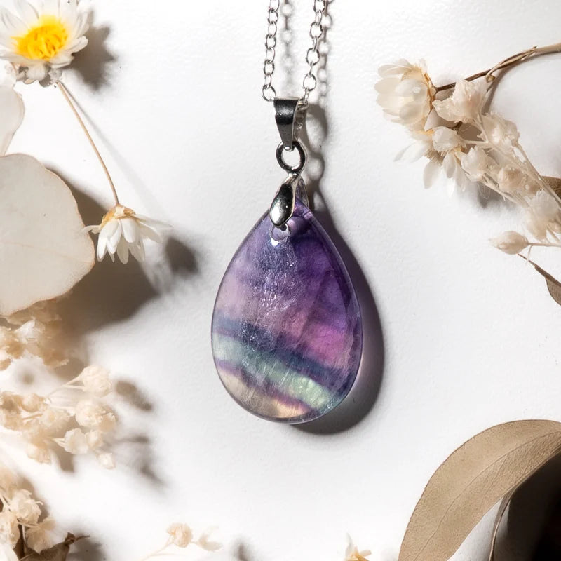 Pendentif goutte Fluorine – Harmonie et Équilibre Spirituel
