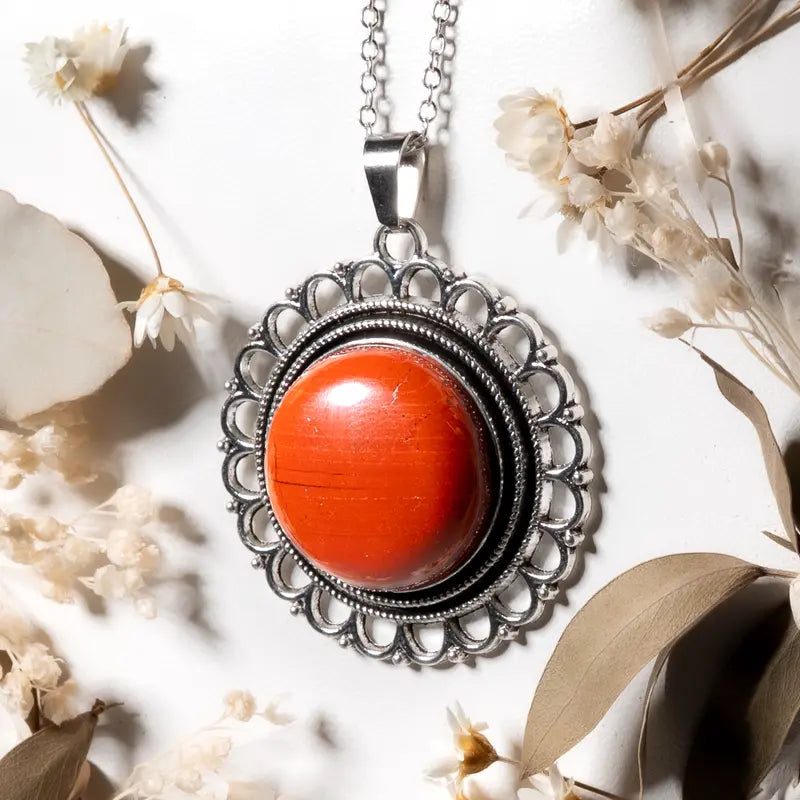 Pendentif fleur Jaspe Rouge – Force, Passion et Vitalité