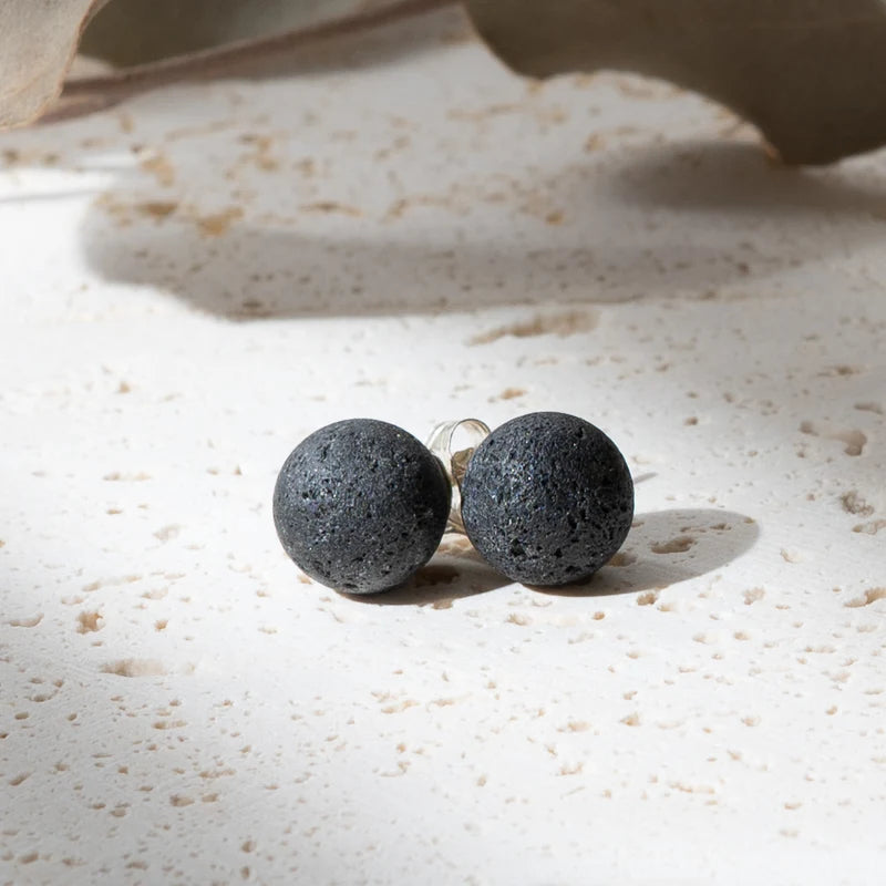 Boucles d'oreilles Pierre de Lave rondes et argent 925 – Ancrage et Revitalisation