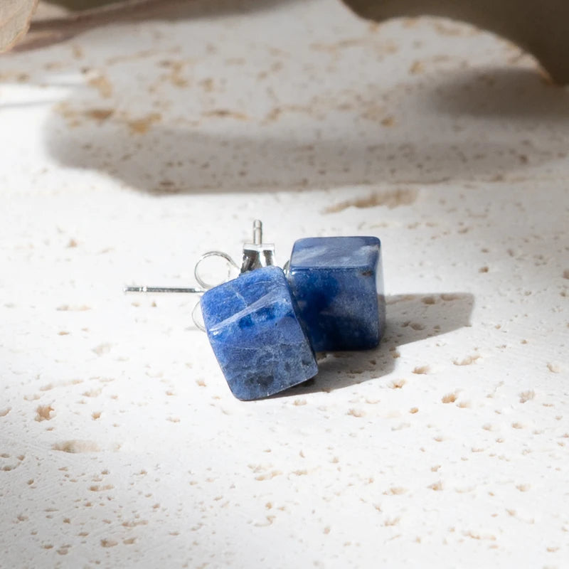 Boucles d'oreilles Sodalite carrées et argent 925 – Clarté Mentale et Sérénité