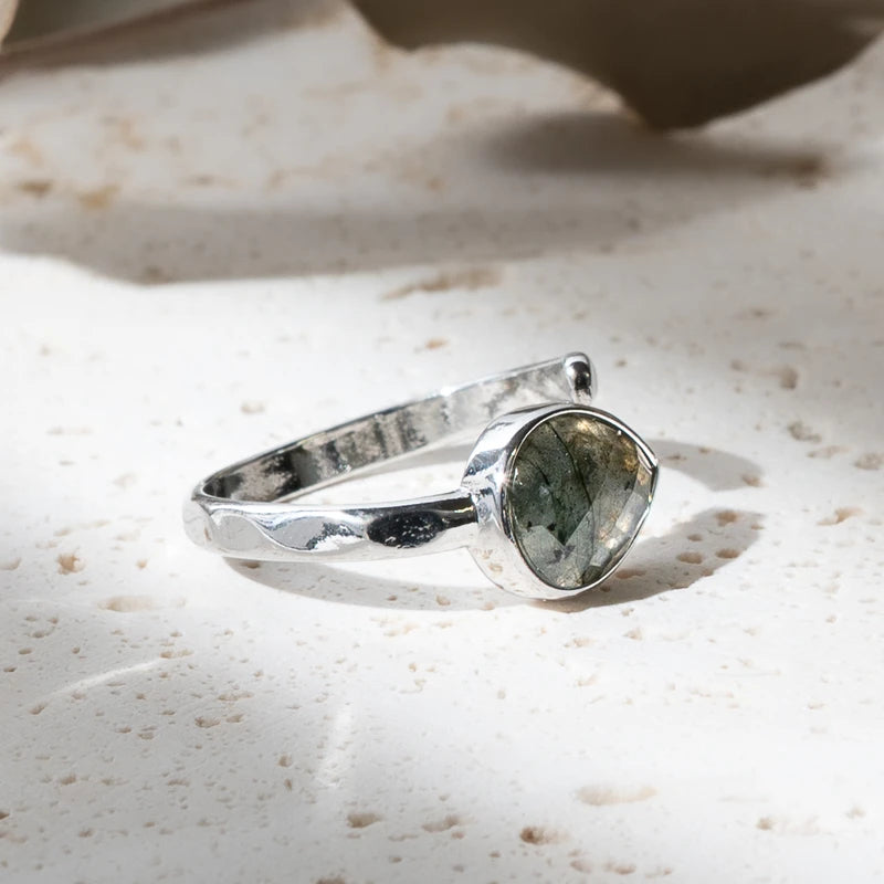 Bague goutte d'eau Labradorite – Protection et Transformation