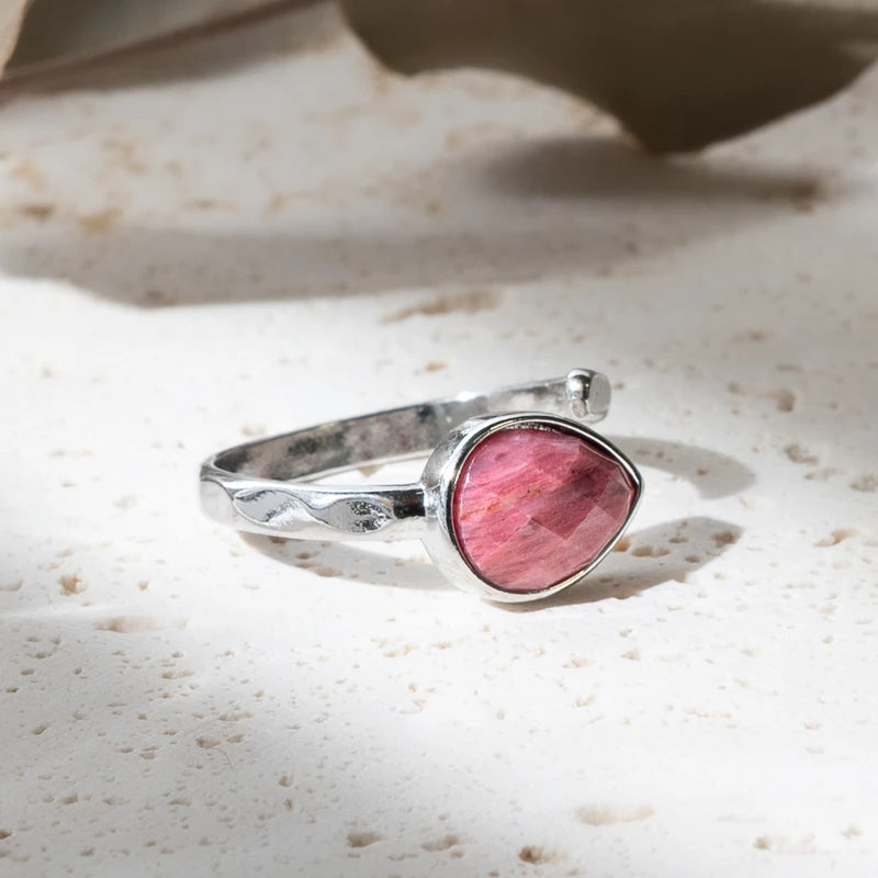 Bague goutte d'eau Rhodonite – Harmonie Émotionnelle et Amour Inconditionnel