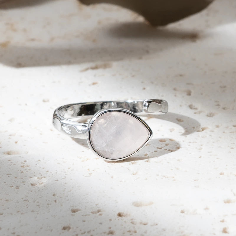 Bague goutte d'eau en Quartz Rose – Amour et Guérison Émotionnelle