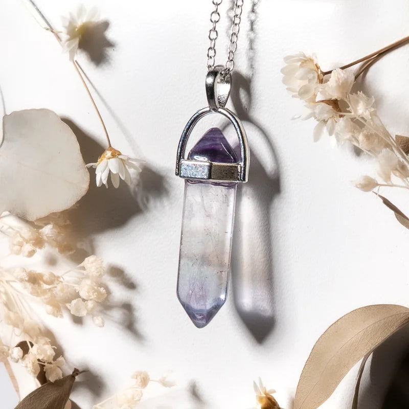 Pendentif pointe Fluorine – Harmonie et Équilibre Spirituel